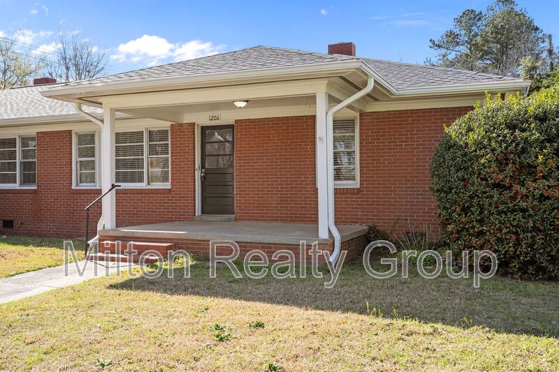Lillington House: 1206 S 9th Street