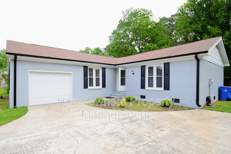Fayetteville House: 4408 Chesterbrook Dr