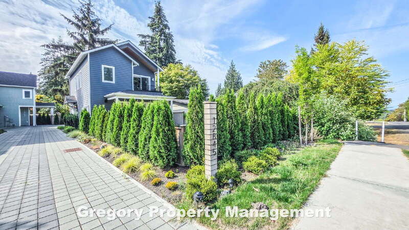Kirkland Condo: 12845 NE 113th St