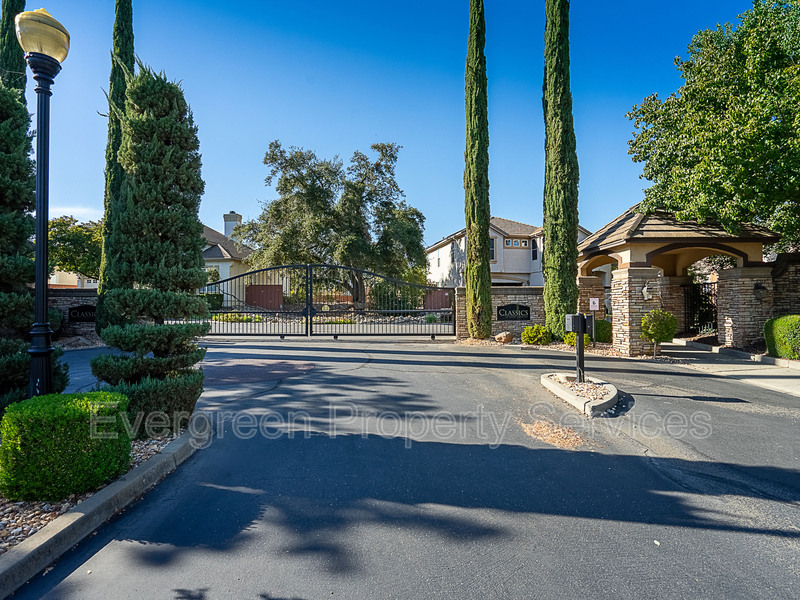 Gold River House: 12021 Gold Pointe Ln