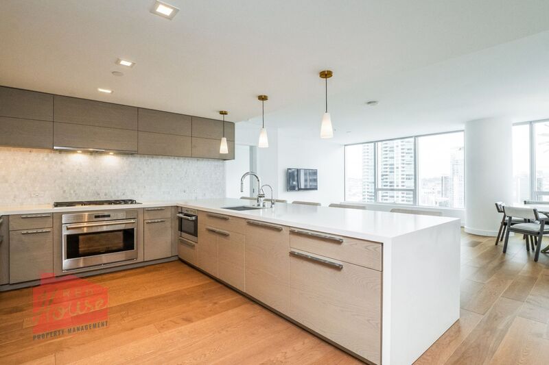 San Diego Condo: 888 West E St.