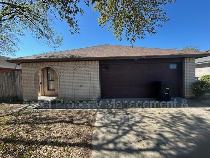 McAllen House: 2009 Martin Avenue