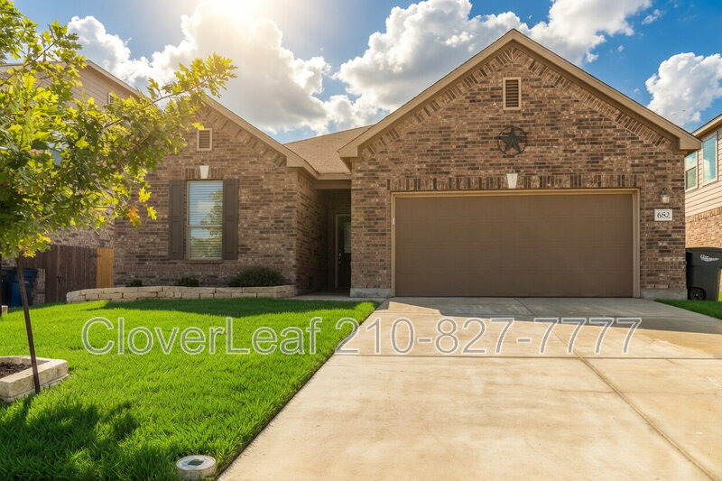 New Braunfels House: 682 Pond Spgs