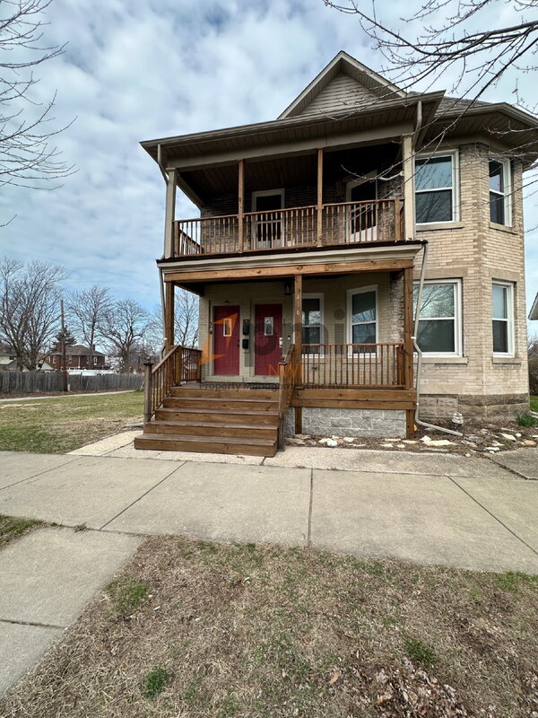 Michigan City Condo: 416 East 9th Street