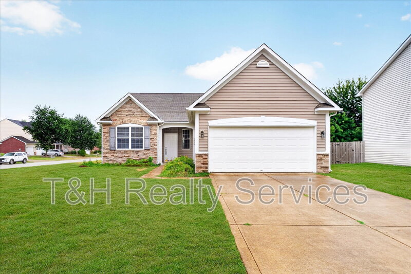 Indianapolis House: 5935 Monticello Square Lane