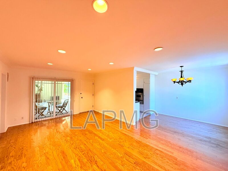 West Hollywood House: 8130 Norton Ave.