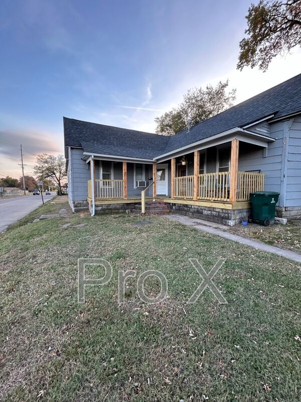 Pittsburg House: 316 E Park A