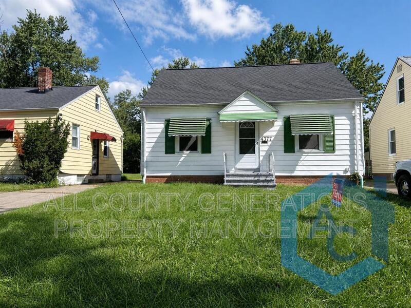 Warrensville Heights House: 4377 Ingleside Rd