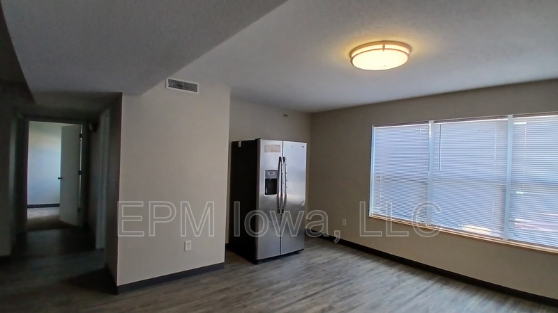 Cedar Rapids House: 60 Miller Avenue Southwest #4 - 1