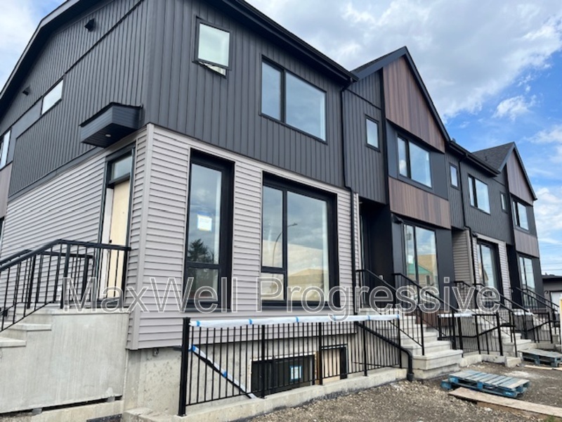 Edmonton Townhome: 10303 158 Street | 15720 -15724 103 Avenue