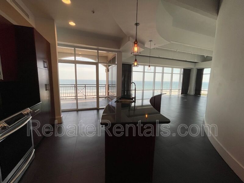 Jacksonville Beach Condo: 320 N 1st Street