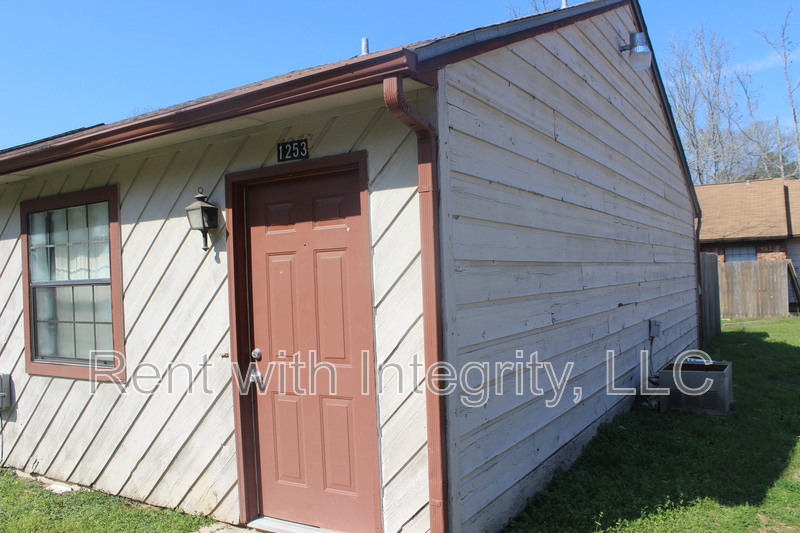 Tallahassee House: 1253 Continental Court