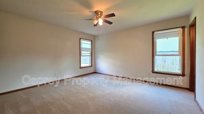 Charming 3-Bedroom Ranch in Salem Lakes Cul-de-Sac "ASK ABOUT OUR ZERO DEPOSIT" - Photo 5