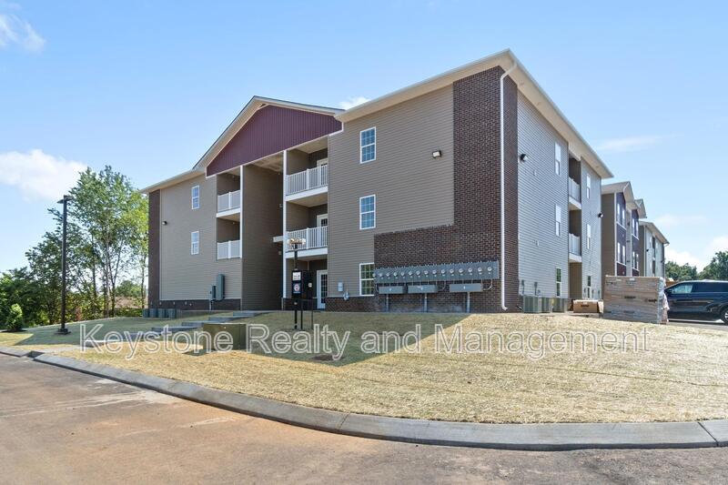 Clarksville Apartment: 229 E. Johnson Circle