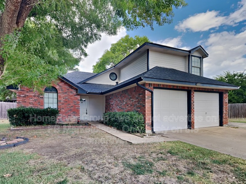 Arlington House: 201 Mahogany Dr