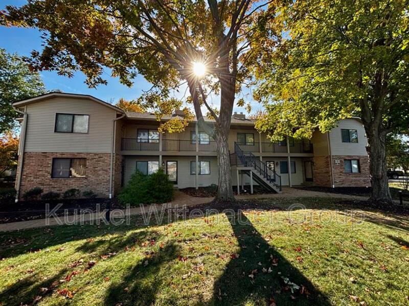 O'Fallon Condo: 185 Eagle Ridge