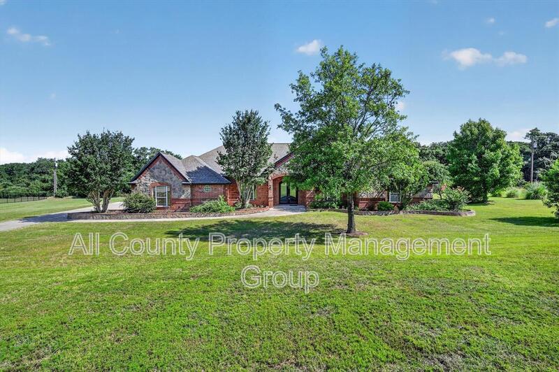Rhome House: 308 W. Aurora Vista Trail