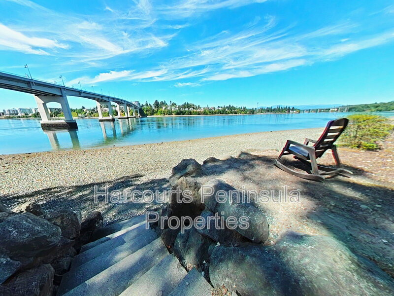 Bremerton Condo: 1115 Wheaton Way