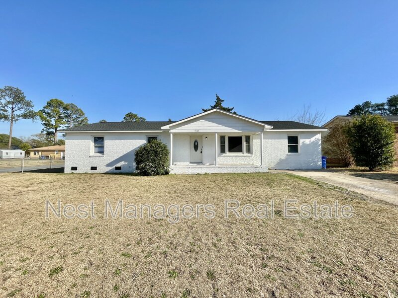 Fayetteville House: 5148 Longbranch Drive