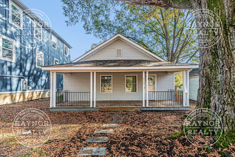 Durham House: 117 S Briggs Ave