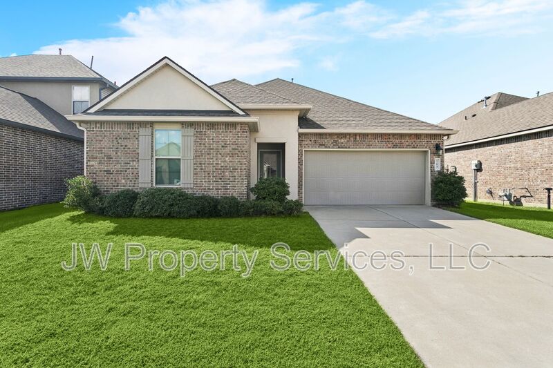 Slidell House: 785 Bent Cypress Lane