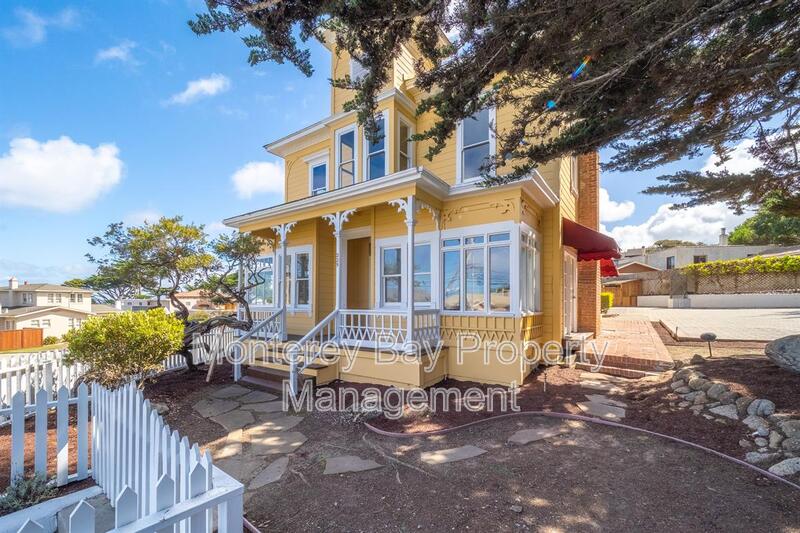 Pacific Grove Condo: 225 Central Avenue