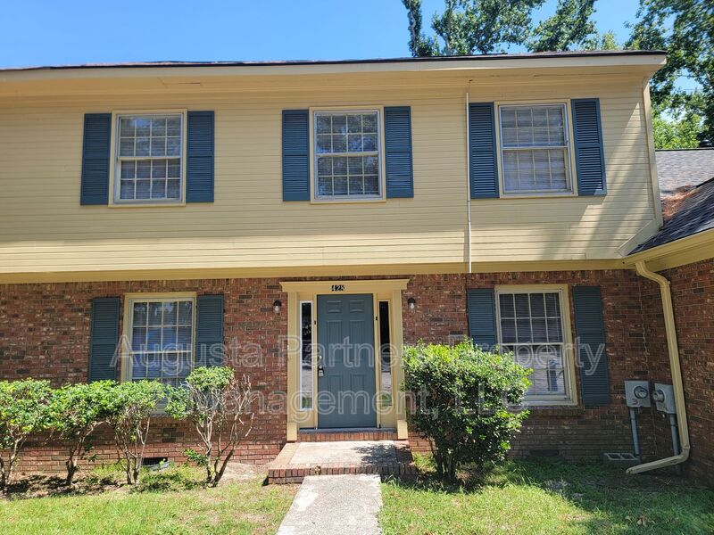 Augusta House: 428 Pleasant Home Rd