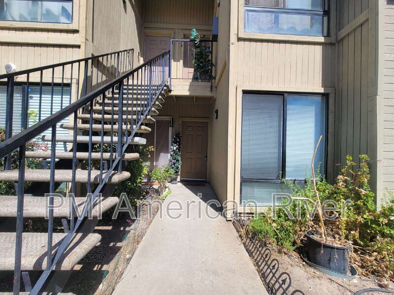 North Highlands Condo: 3939 Madison Avenue