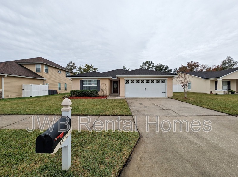 Jacksonville House: 6672 River Falls Dr S