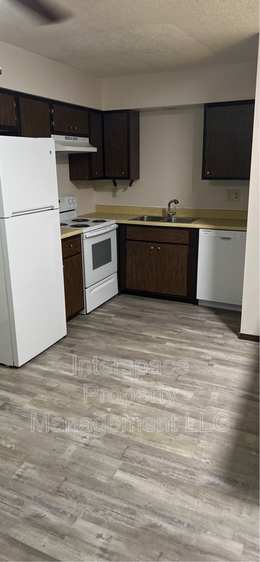 Crest Hill Condo: 1412 Pioneer Road - 3
