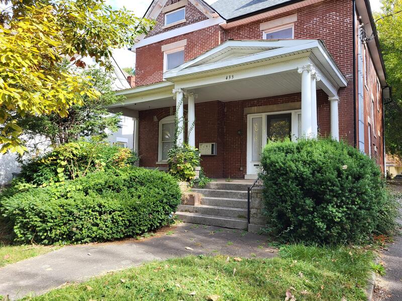 Request a Viewing for 433 East Maxwell Street 1C Tenant Turner