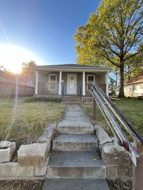 Lincoln House: 1531 N 23 St