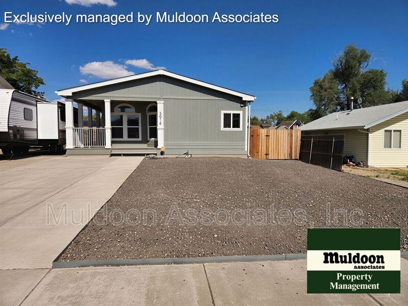 Pueblo House: 3016 Withers Ave