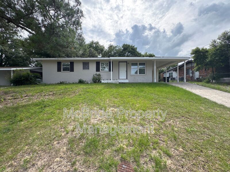 Augusta House: 1437 Ridgewood Drive