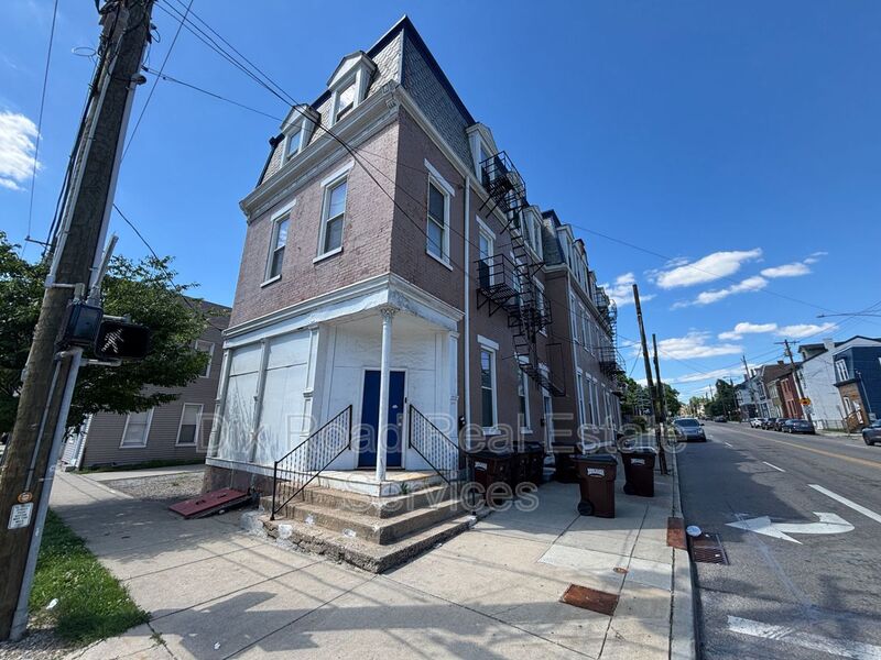 Cincinnati House: 4200 Colerain Avenue