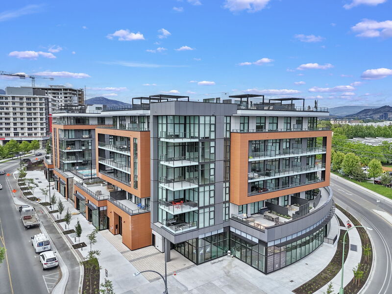Kelowna Condo: 3389 Lakeshore Rd Kelowna