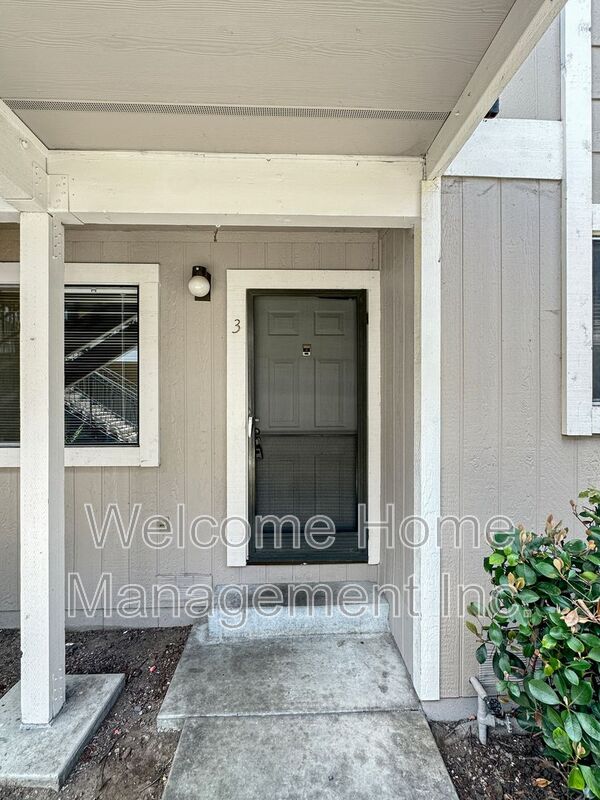 San Lorenzo House: 15640 Usher Street