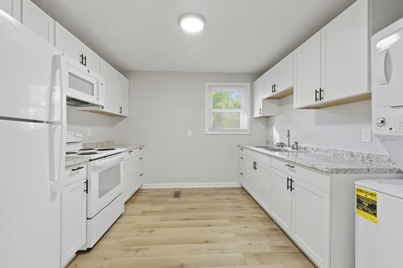 Photograph 4 of 295 South Benedict Avenue