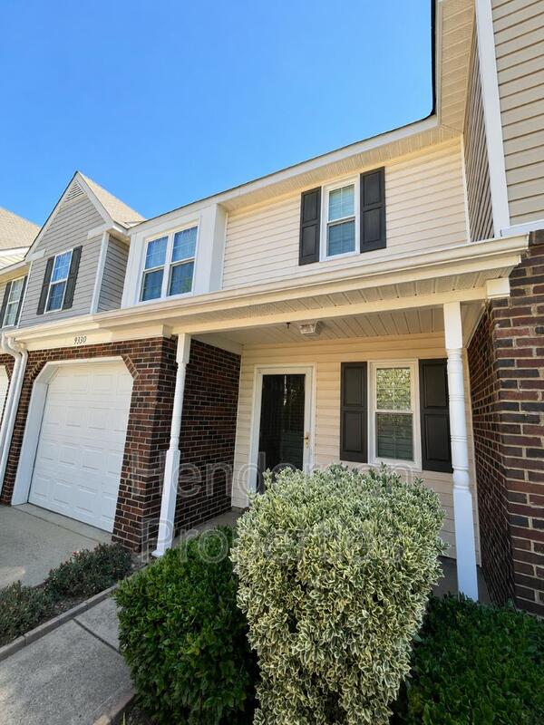 Charlotte House: 9330 Timothy Court