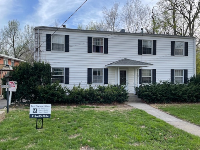 Columbia Condo: 100 E Stewart Rd