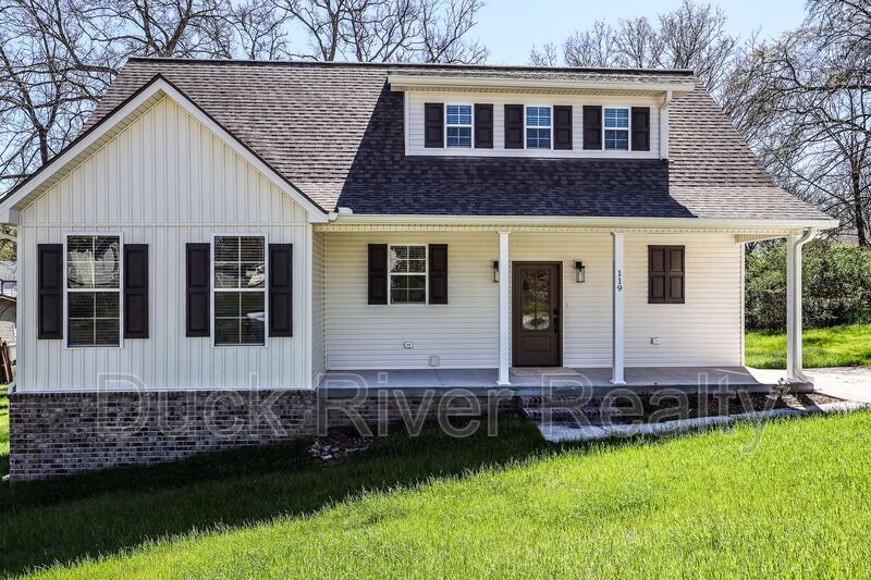 Columbia House: 119 Westover Dr