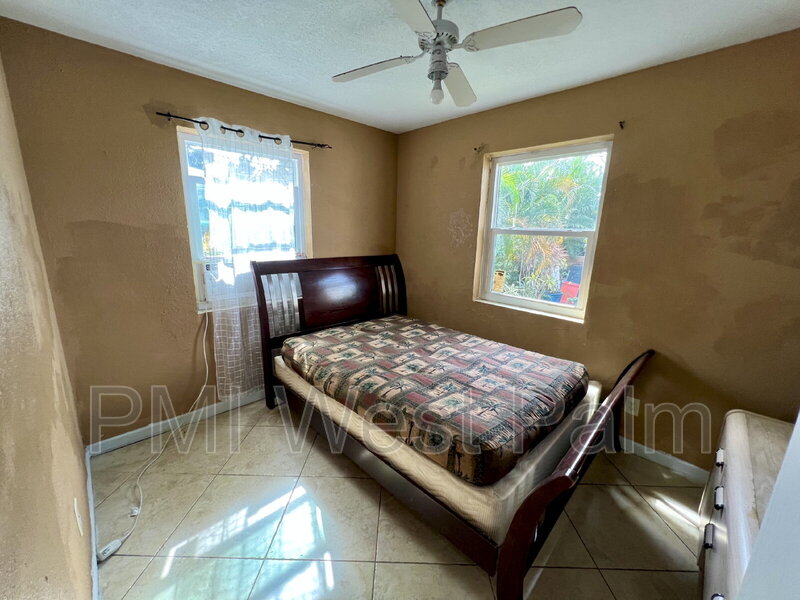 Lake Worth Beach Condo: 1225 S C St