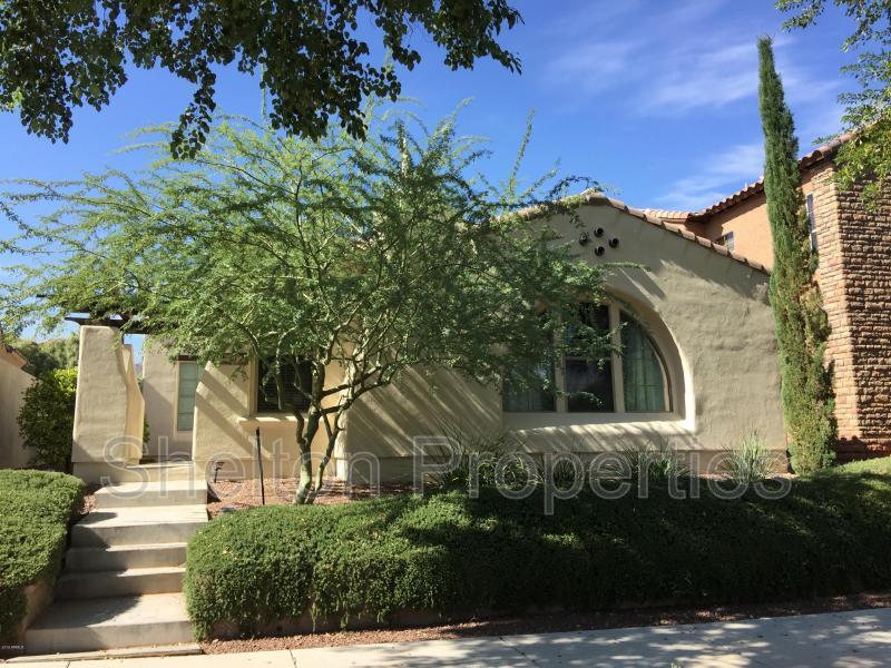 Buckeye House: 4592 N Point Ridge Rd