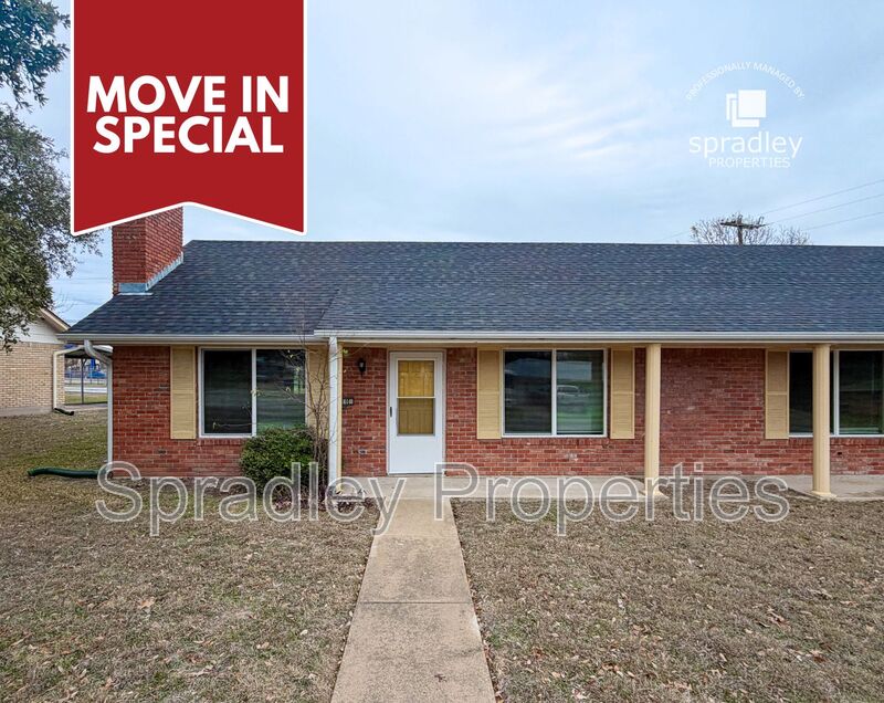 Temple Townhome: 801 Apache Dr