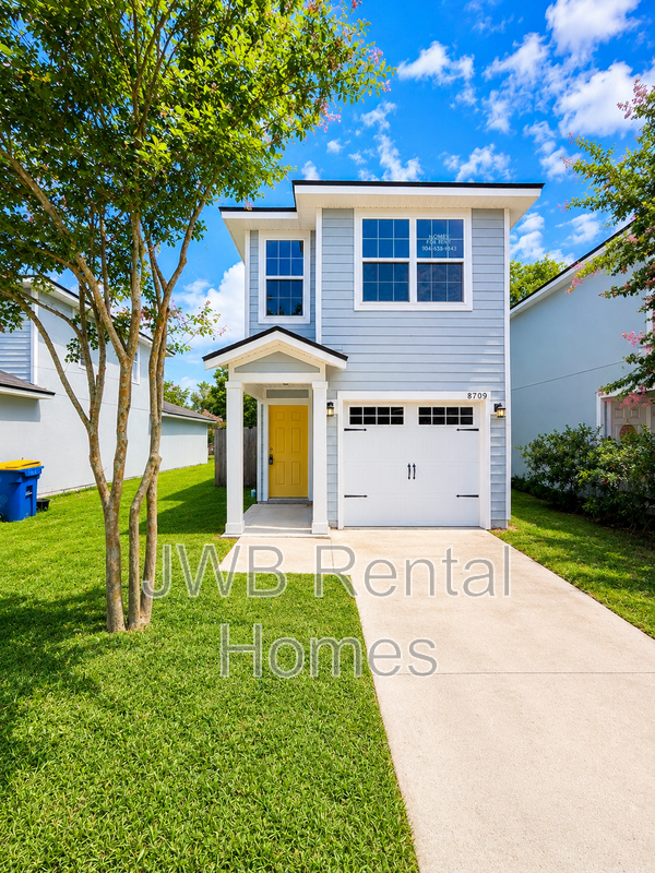 Jacksonville House: 8709 Berry Ave