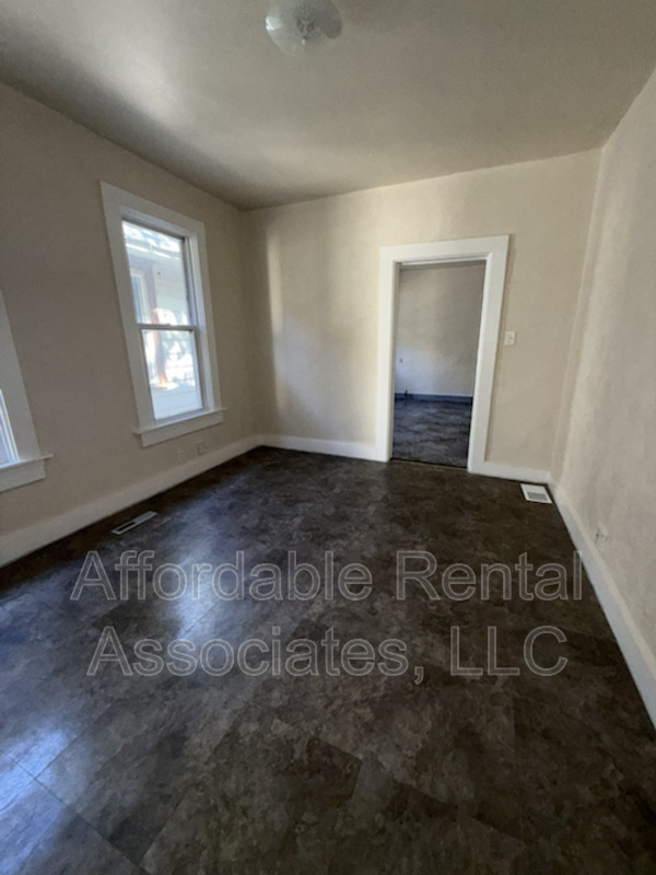 Milwaukee House: 1306 W Scott St- Rear East