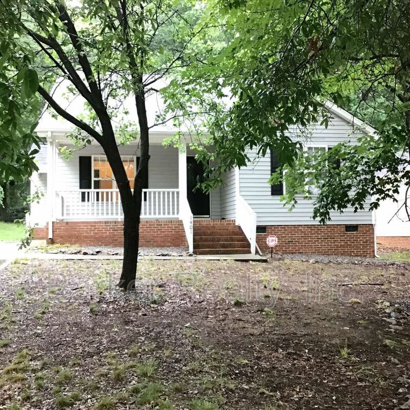 Raleigh House: 1401 E. Lenoir Street