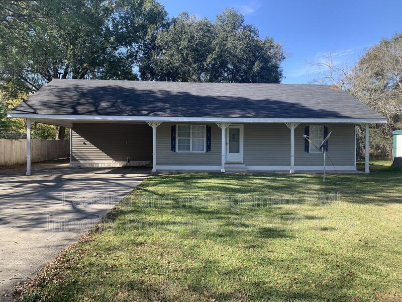 Duson House: 110 Canary Ln
