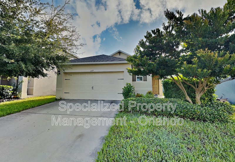 Deland House: 227 Duke Dr