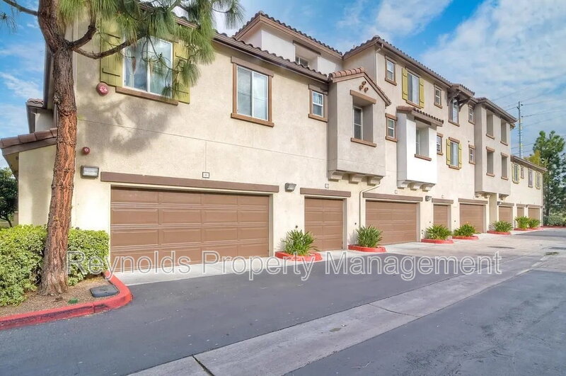 Chula Vista Townhome: 2175 Caminito Leonzio